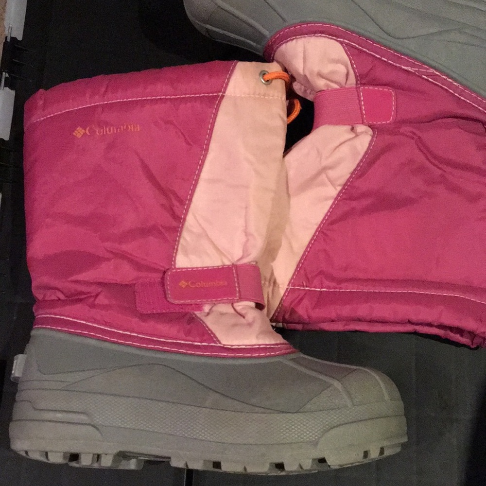 Columbia kids snow boots size 2…